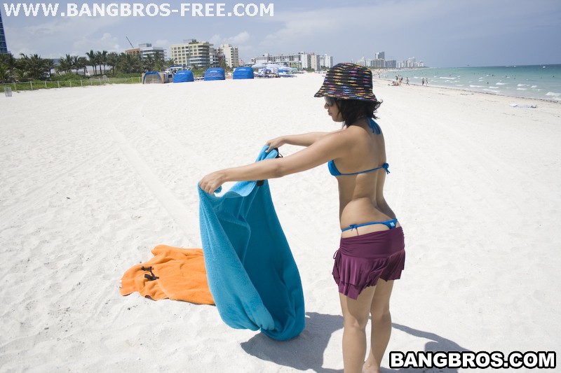Bangbros 'At The Beach With Anna's Sexy Ass' starring Anna (Photo 216)