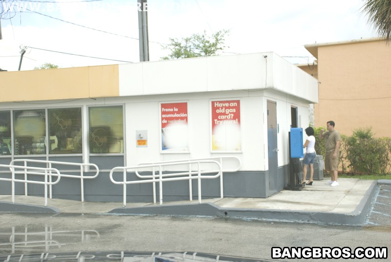 Bangbros 'Gas Station Sucking!' starring Anna (Photo 38)