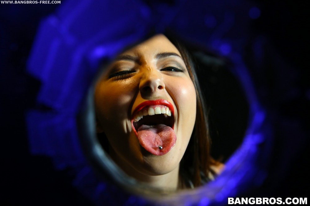 Bangbros 'Does the Glory Hole' starring Daisy Summers (Photo 18)