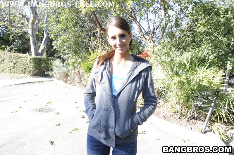 Bangbros 'Deep-Throat The Mojito Stick' starring Katie Jordin (Photo 3)