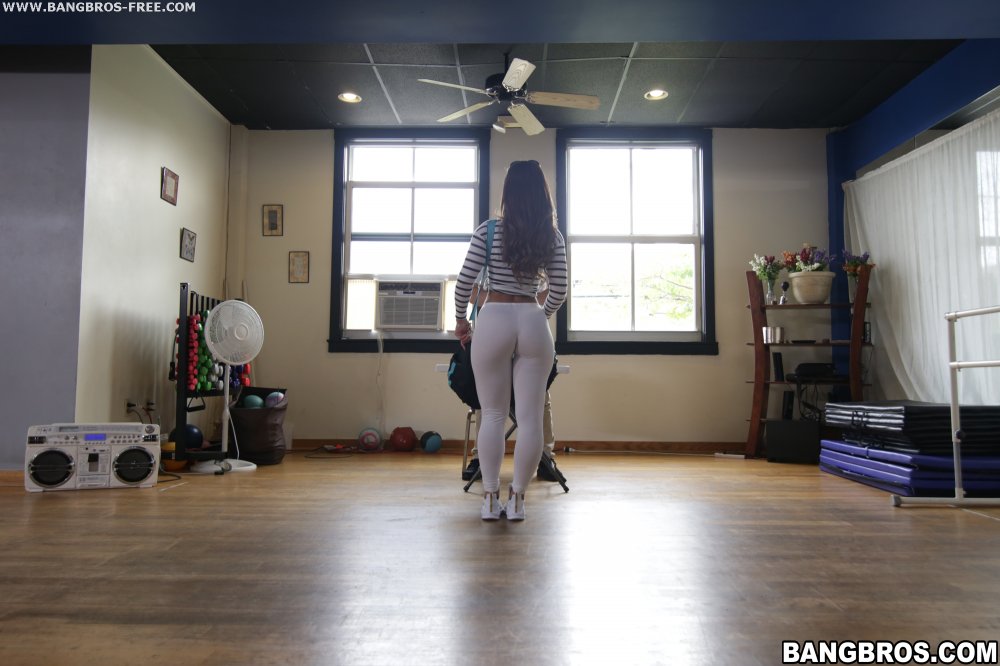 Bangbros 'Twerking Lessons' starring Kelsi Monroe (Photo 1)