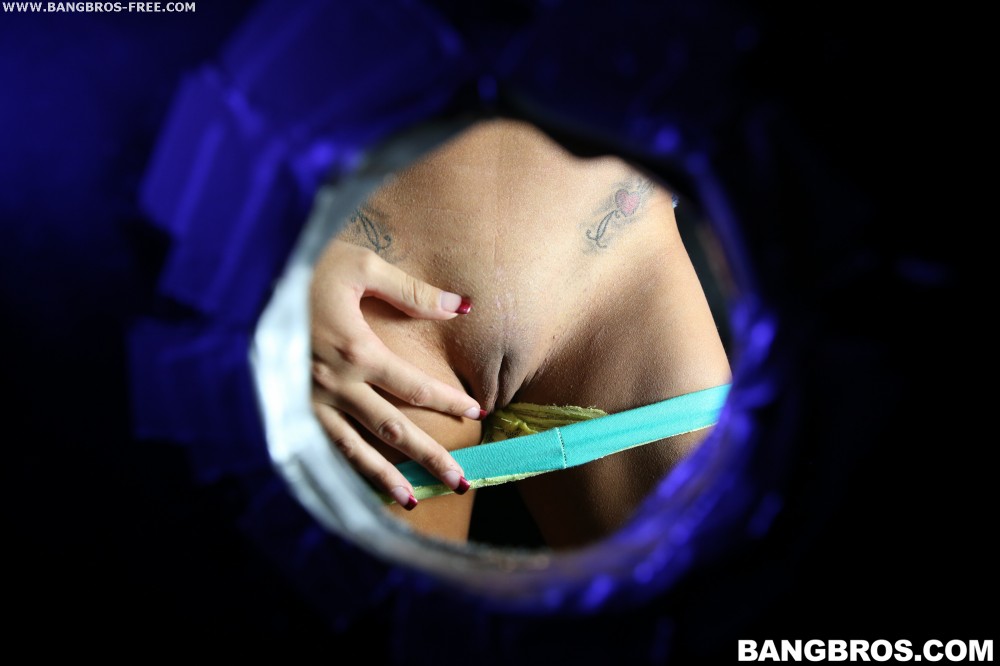 Bangbros 'Birthday dick' starring Nadia Capri (Photo 21)