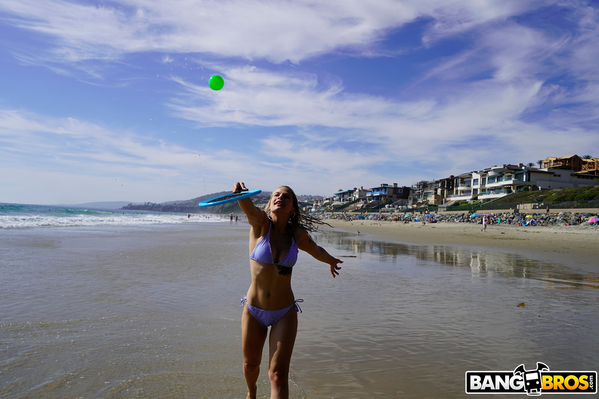 Bangbros 'Sloan Harper's Sexual Beach Vacation Day 2' starring Sloan Harper (Photo 81)