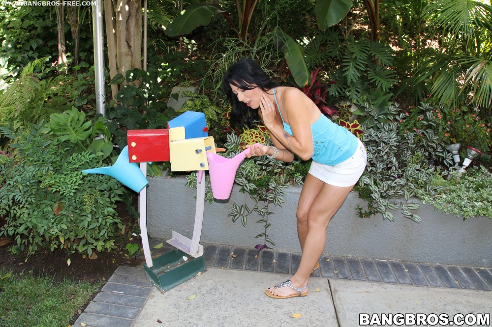 Bangbros 'Zoey Likes Monster Pool Sticks' starring Zoey Holloway (Photo 8)